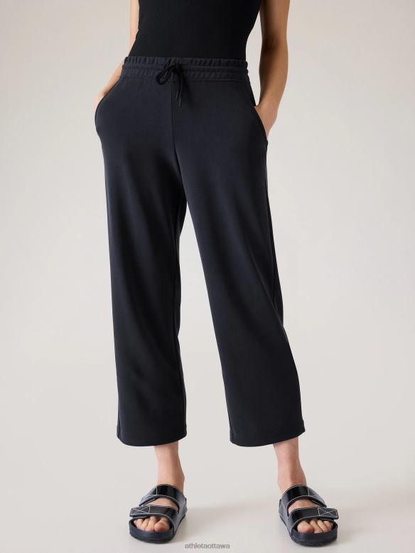 Athleta Seasoft Straight Crop Pant Women Black Clothing VHFL249